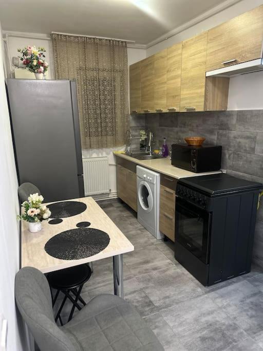 Apartament La Flo Hunedoara Extérieur photo